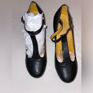 Black T strap low heel pumps size 7.5